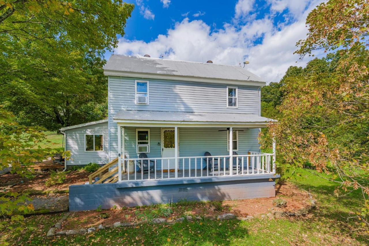 Large Modern Farmhouse W Hot Tub, Fire Pit & Games Villa Berkeley Springs Bagian luar foto